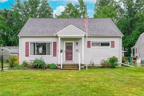 3720 Orchard St, Mogadore, OH 44260