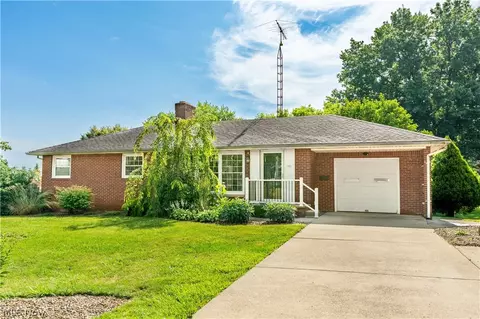 500 N Marion Ave, Louisville, OH 44641