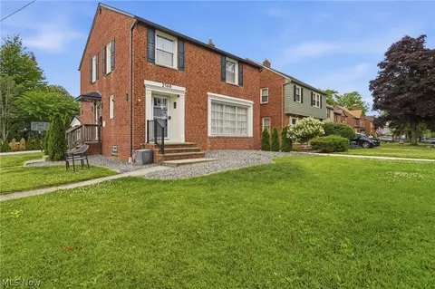 2560 Milton Rd, University Heights, OH 44118