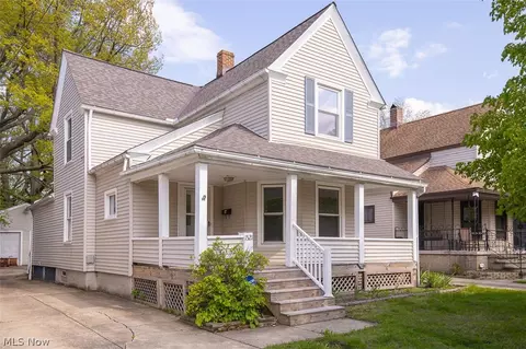 1521 Newman Ave, Lakewood, OH 44107