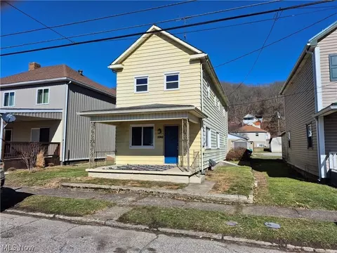 1002 Second Ave, New Cumberland, WV 26047