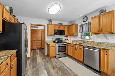 Kitchen - 3213 Bates Rd, Madison, OH 44057 photo 3 of 4