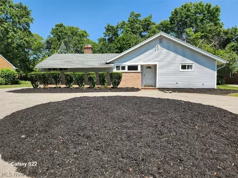 23551 S Woodland Rd, Shaker Heights, OH 44122