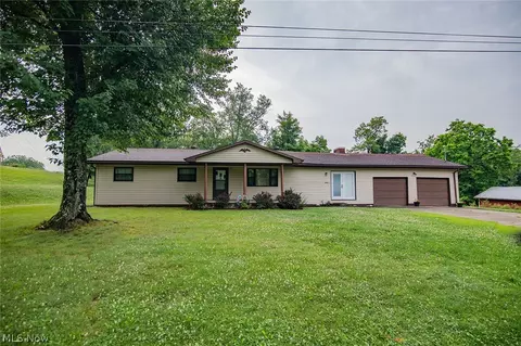 4802 Hazel St, Parkersburg, WV 26104