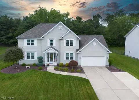 18 Morningview Cir, Canfield, OH 44406