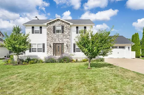 144 Hawkins Ln, Columbiana, OH 44408