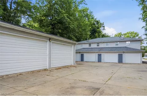 Exterior - 671 Moyer Ave, Boardman, OH 44512 photo 4 of 6