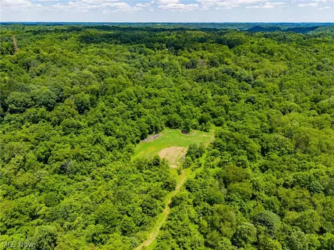 Stockdale Lane, Zanesville, OH 43701