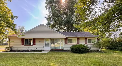 1723 Lander Rd, Mayfield Heights, OH 44124