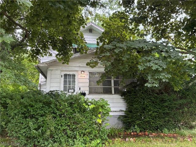 1524 3rd St SE, Massillon, OH 44646