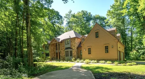 8215 Whispering Pines Dr, Novelty, OH 44072