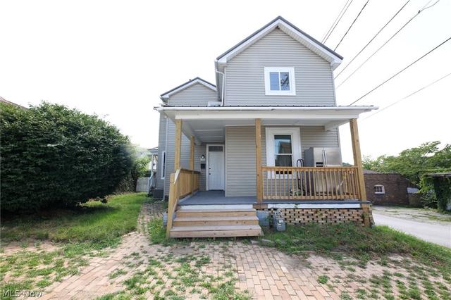 416 5th St, Chester, WV 26034