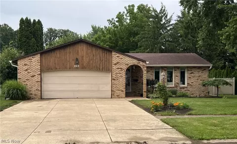 823 Gloucester Dr, Huron, OH 44839 photo 1