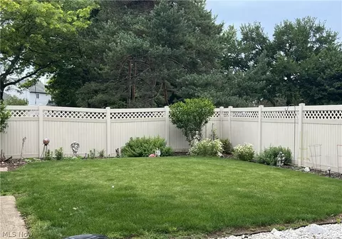823 Gloucester Dr, Huron, OH 44839 photo 19