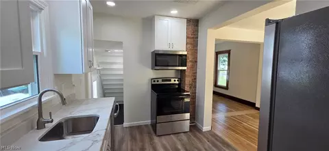 9964 E River Rd, Elyria, OH 44035 photo 17