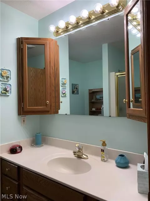 Bath - 32 Stuart St, Dalton, OH 44618 photo 1 of 2
