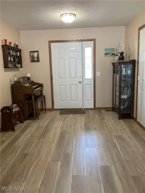 Entry Way - 32 Stuart St, Dalton, OH 44618 photo 1 of 1
