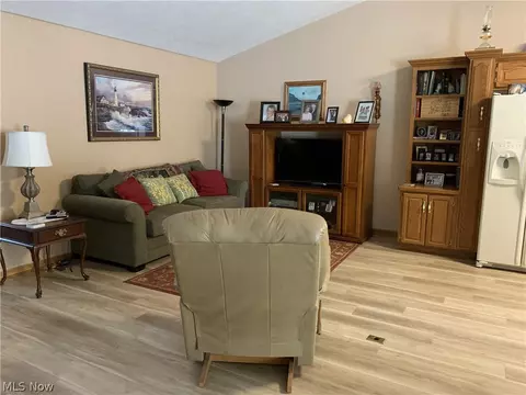 Living - 32 Stuart St, Dalton, OH 44618 photo 1 of 2