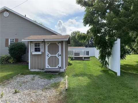 Exterior - 32 Stuart St, Dalton, OH 44618 photo 4 of 4