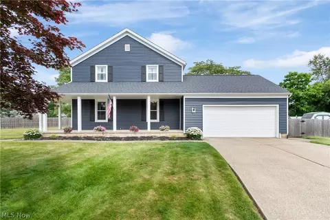 7919 Windbur Cir NW, North Canton, OH 44720