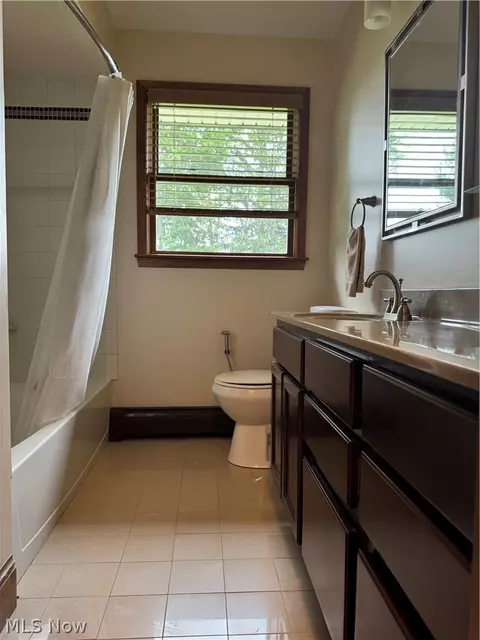Bath - 15191 Whitehead Rd, Lagrange, OH 44050 photo 1 of 4