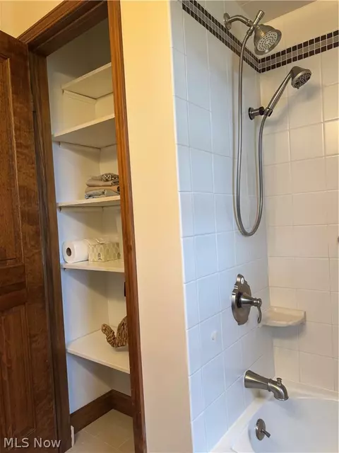 Bath - 15191 Whitehead Rd, Lagrange, OH 44050 photo 2 of 4