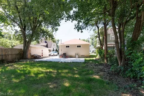 810 E Broad St, Elyria, OH 44035 photo 33