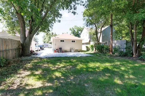 810 E Broad St, Elyria, OH 44035 photo 31