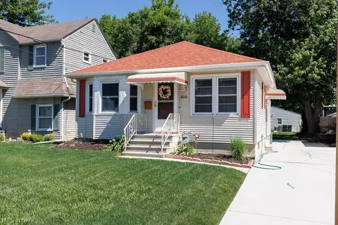 810 E Broad St, Elyria, OH 44035 photo 2