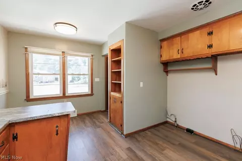 810 E Broad St, Elyria, OH 44035 photo 8