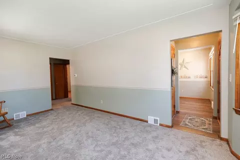810 E Broad St, Elyria, OH 44035 photo 16