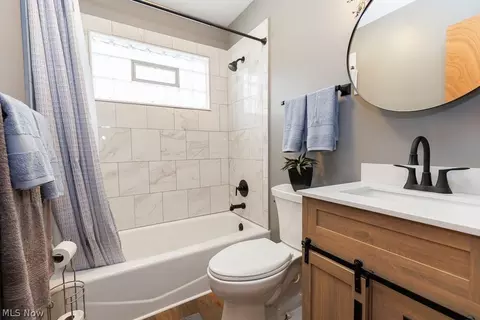 810 E Broad St, Elyria, OH 44035 photo 22