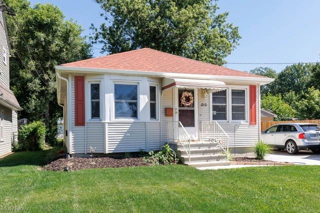 810 E Broad St, Elyria, OH 44035