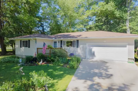 1195 New Milford Rd, Atwater, OH 44201
