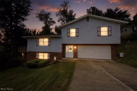 2 Franklin Dr, Bridgeport, OH 43912