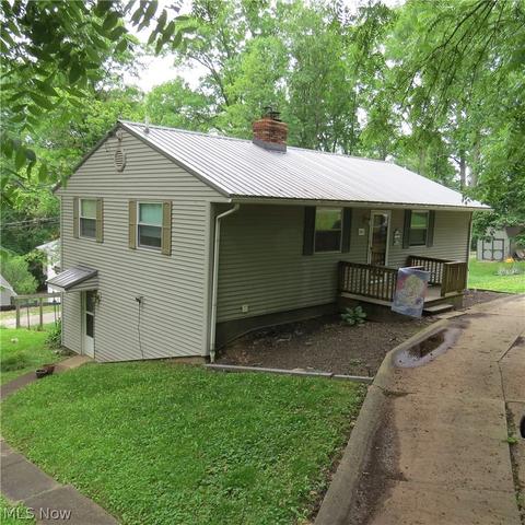 6447 Darlington St SW, Carrollton, OH 44615