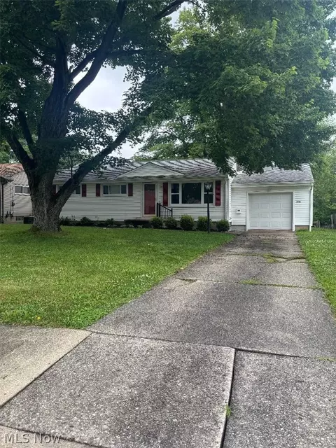 2715 Rexford Rd, Youngstown, OH 44511