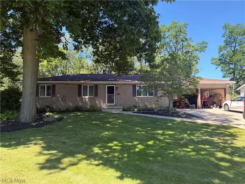 2704 Dal Dr, Norton, OH 44203