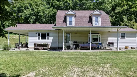 7736 Fort Laurens Rd NW, Strasburg, OH 44680