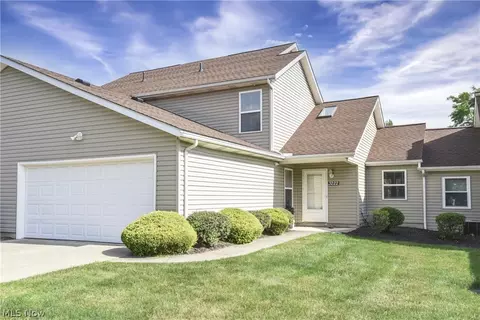 3222 Greentree Cir, Medina, OH 44256