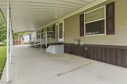 445 Pin Oak Cir, Elyria, OH 44035 photo 22