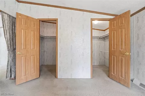 445 Pin Oak Cir, Elyria, OH 44035 photo 12