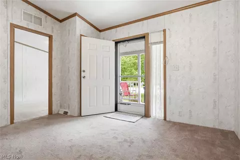 445 Pin Oak Cir, Elyria, OH 44035 photo 4