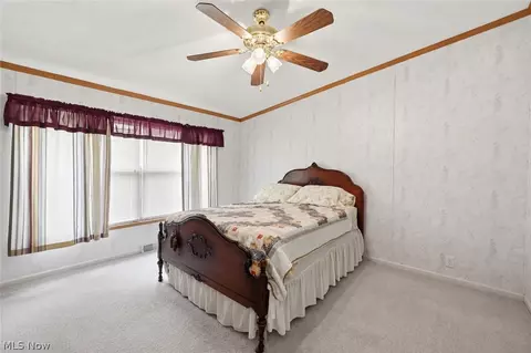 445 Pin Oak Cir, Elyria, OH 44035 photo 13