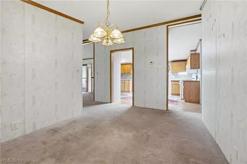445 Pin Oak Cir, Elyria, OH 44035 photo 9