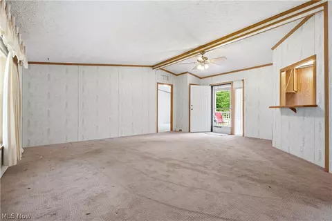 445 Pin Oak Cir, Elyria, OH 44035 photo 5