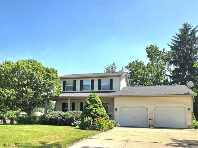 1742 Steese Rd, Uniontown, OH 44685