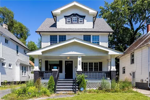 3249 W 100th St, Cleveland, OH 44111