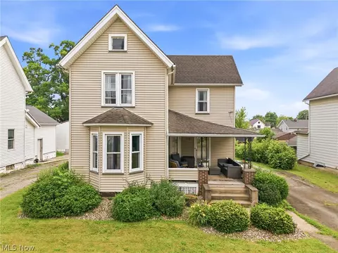 119 E Wilson Ave, Girard, OH 44420