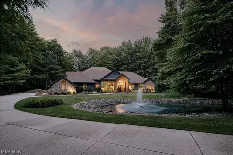 2816 Remington Pt, Aurora, OH 44202
